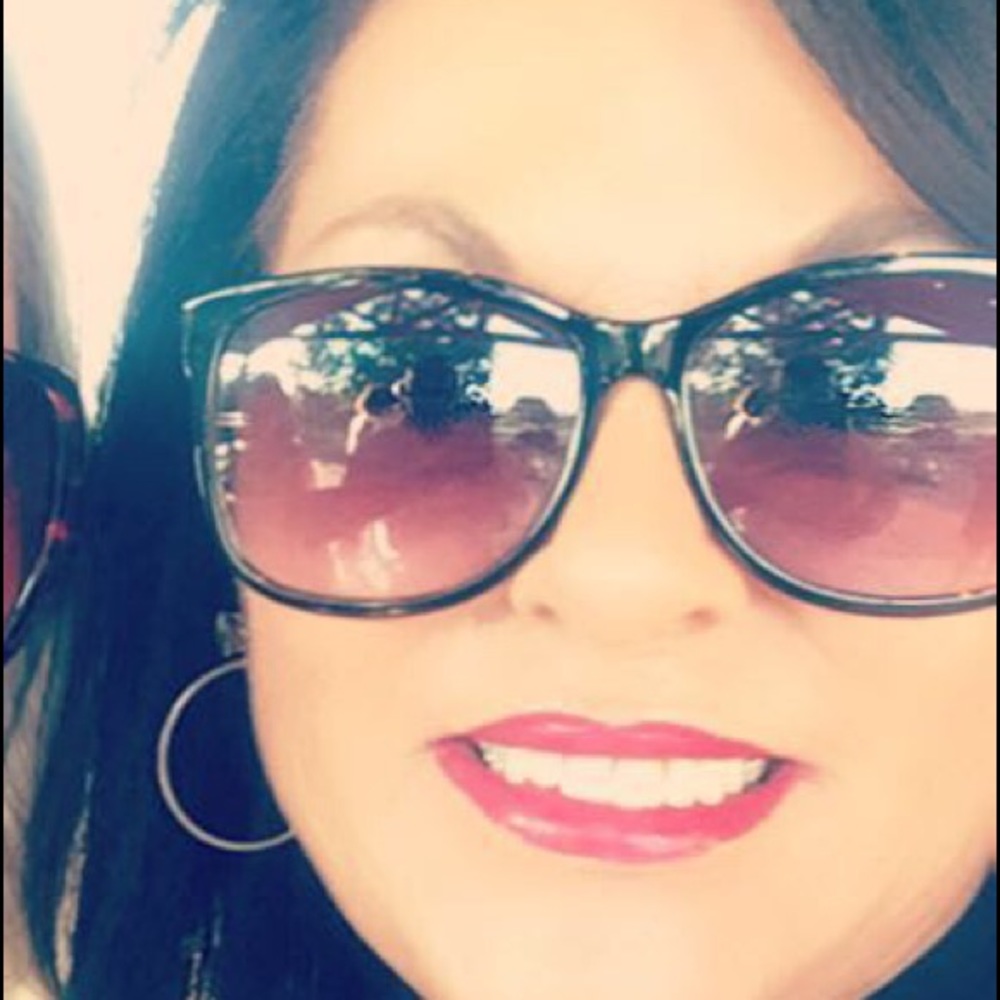 Meet your Posher, Lisa